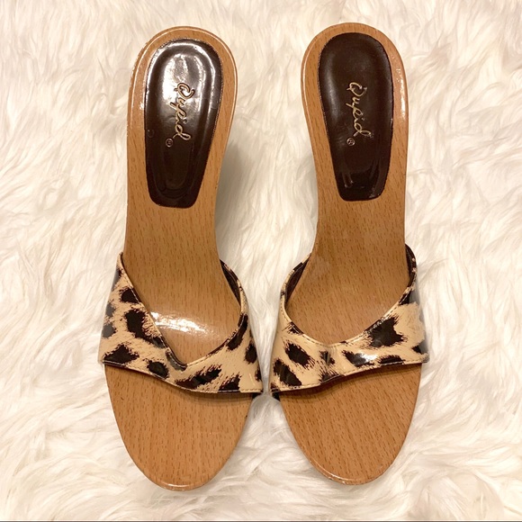 Quipid patent leopard wood slip on heels size 8 - Picture 3 of 7